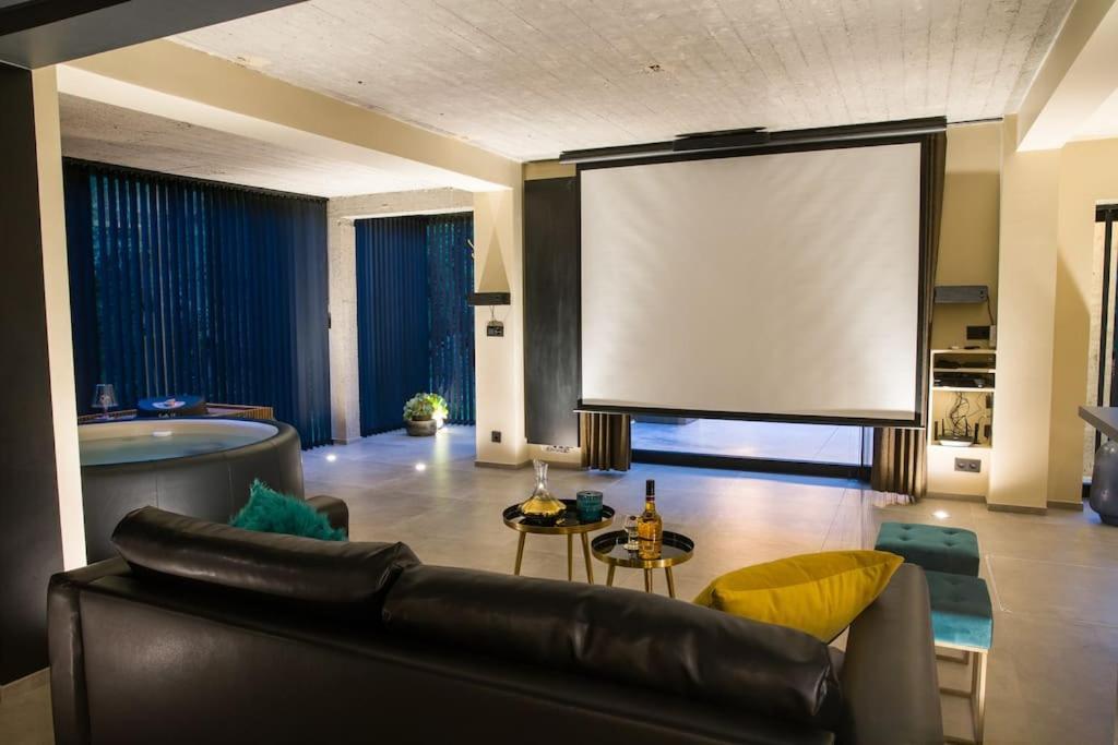 Buenas Noches Villa Standing Piscine & Wellness Boncelles Εξωτερικό φωτογραφία